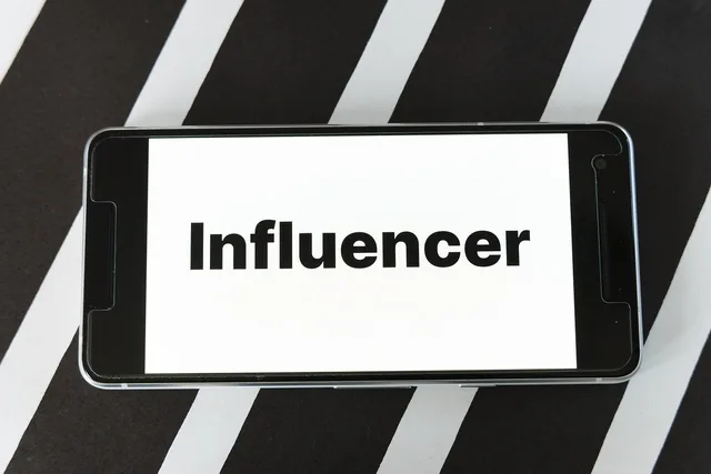 mockup, screen, smartphone, website, blog, word, influencer, brand, branding, marketing, instagram, youtube, facebook, group, community, network, communication, social, connection, platform, internet, influencer, influencer, influencer, influencer, influencer. Where influencer marketing platform data comes from: four routes
